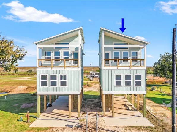 438 Private Rd, Matagorda, TX 77457