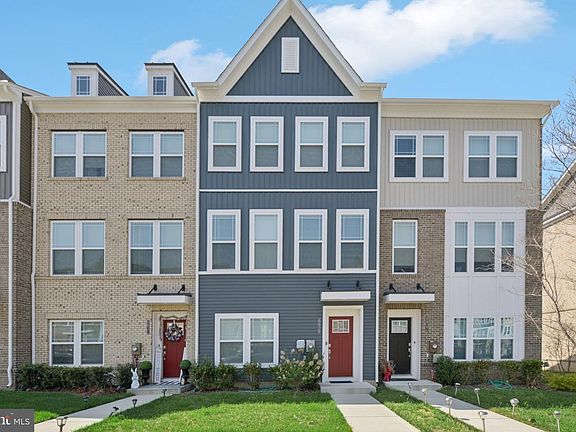 3rd image of 6929 Waterbury Pl