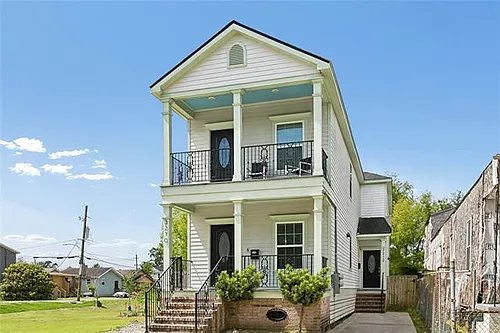 3212 Jackson Ave Photo 1