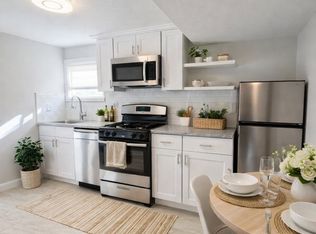 40 Bourne St #4, Bristol, RI 02809