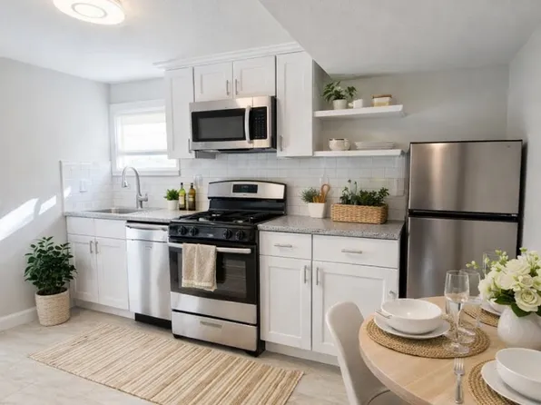 40 Bourne St, Bristol, RI