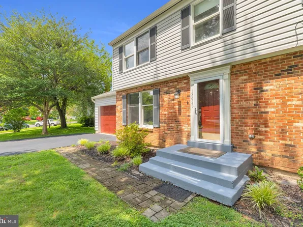 12620 Holkein Dr, Herndon, VA 20171