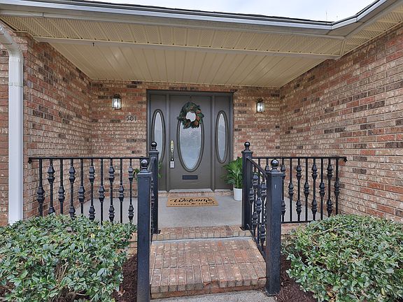 2nd image of 501 Brookhaven Trl