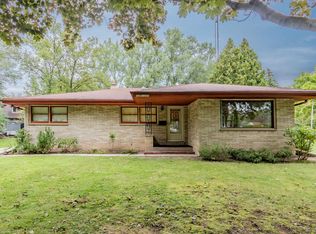 N87W15300 Kings Hwy, Menomonee Falls, WI 53051