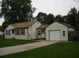 33 Clayton Rd, Warwick, RI 02886