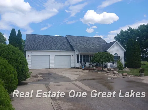 11347 Carr Rd, Saint Charles, MI 48655