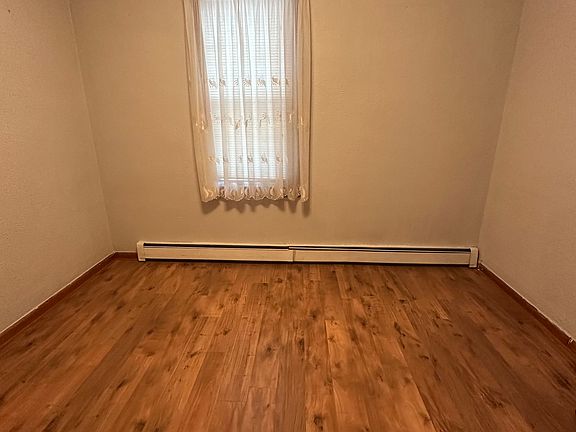 5th image of 372 Madeline Ave