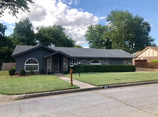 8211 E 56th Pl, Tulsa, OK 74145