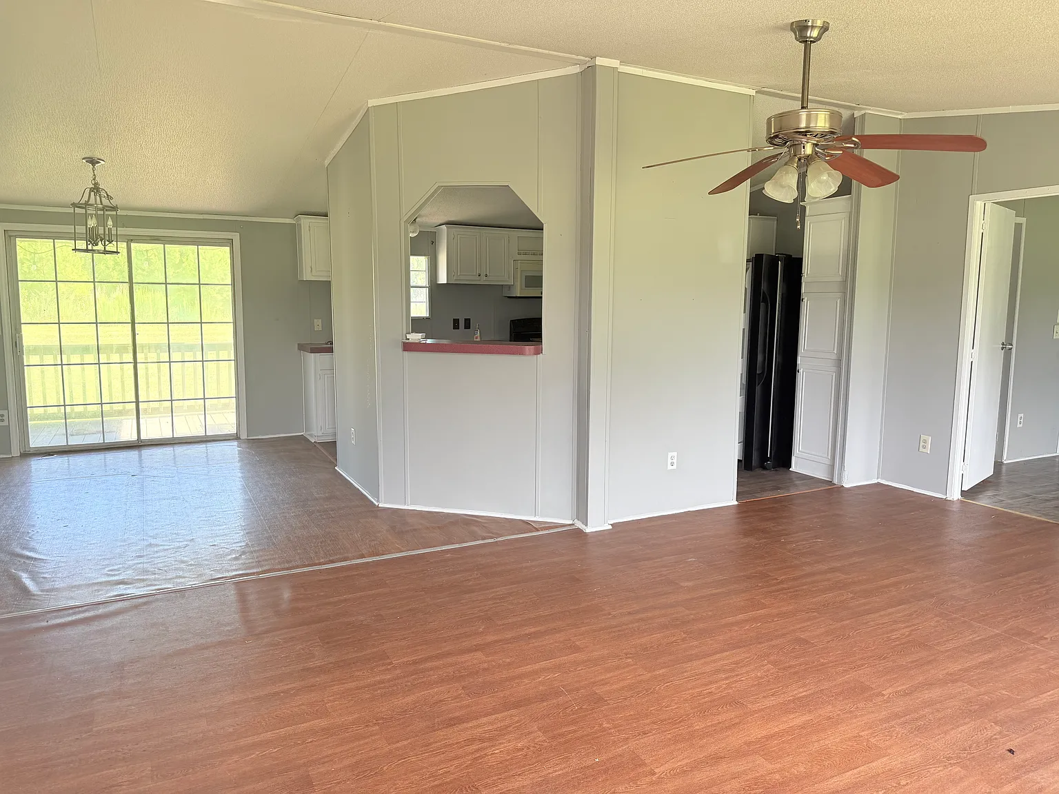 4 bed, $1,700 — Photo 2