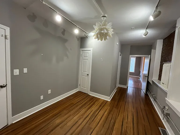 588 East St — Photo 18