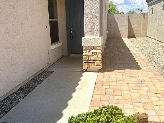 4th image of 1094 E CHRISTOPHER Street