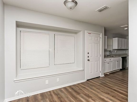 5th image of 226 Creek Cove Dr