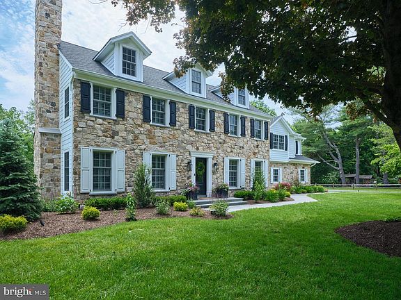 4th image of 9 Devon Dr