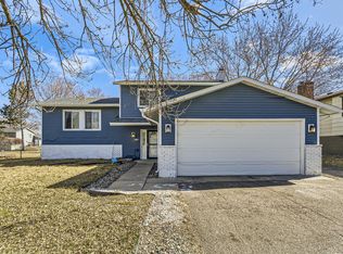 8124 Idaho Ave N, Brooklyn Park, MN 55445
