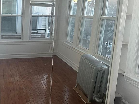 2nd image of 157 E 40th St Floor 2