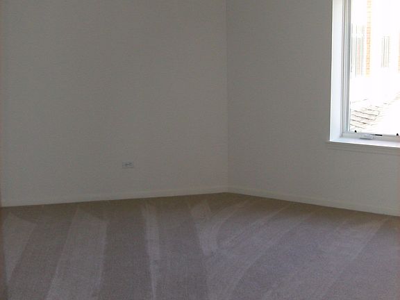 5th image of 845 E 22nd St APT 201