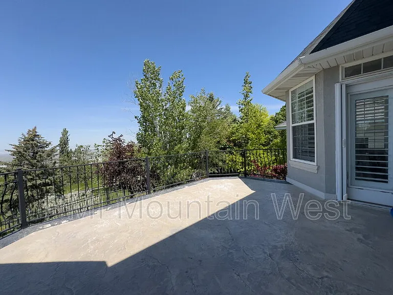 49 N Fairway Dr — Photo 32