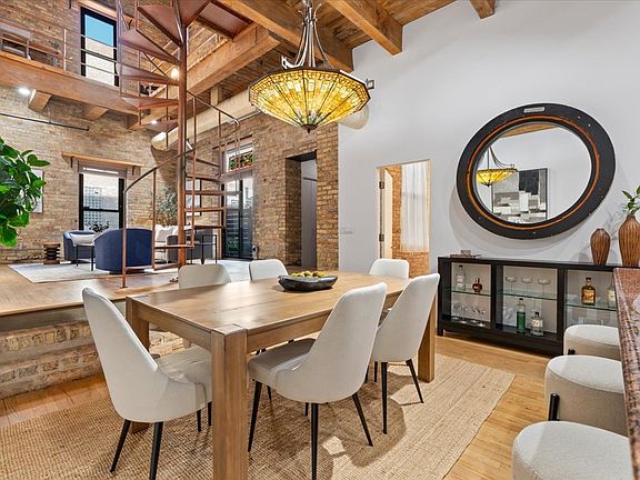 4th image of 1242 W Fullerton Ave #1M