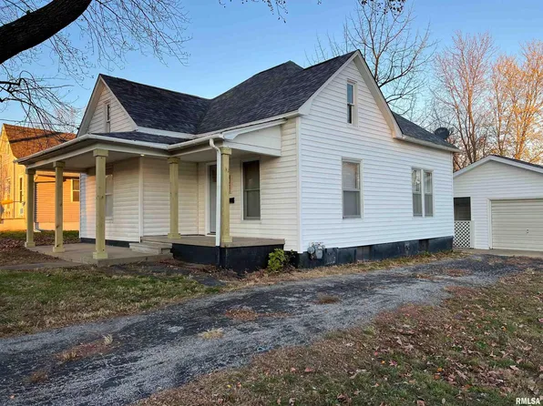 706 N Victor St, Christopher, IL 62822