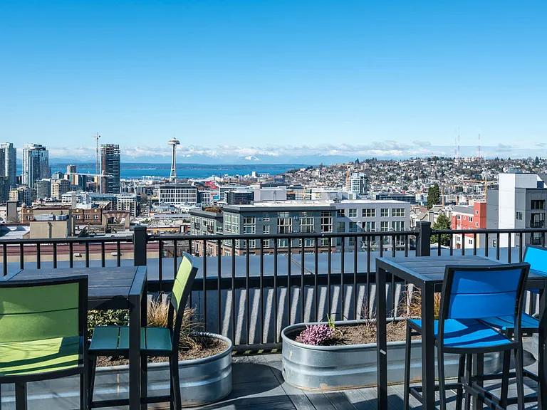 Rooftop Lounge