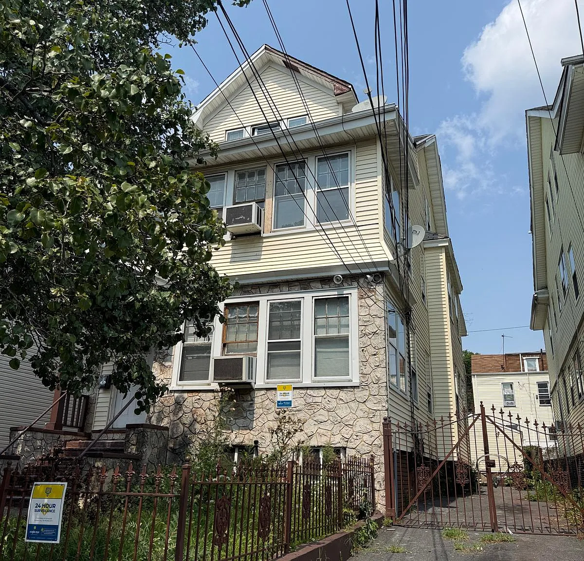 3 bed, $2,179 — Photo 3