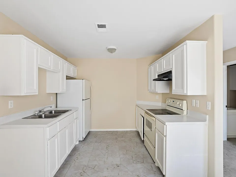 303 Gastel Cir #19