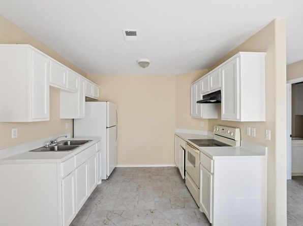 303 Gastel Cir APT 3