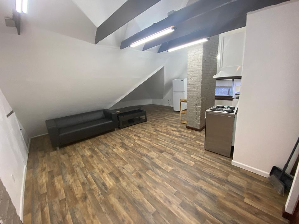 1st image of 284 Jessamine Ave Floor 2