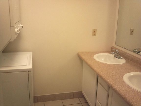3rd image of 426 S Grant St APT 2