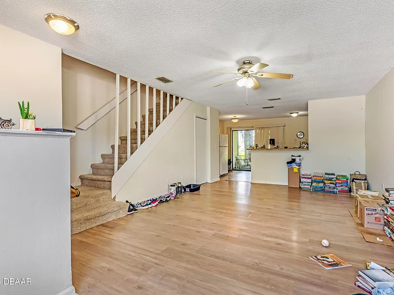 188 W Sandalwood Ct — Photo 3