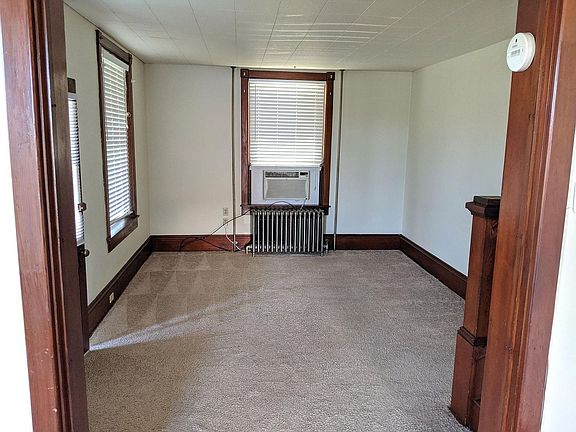 2nd image of 408 S Market Ave