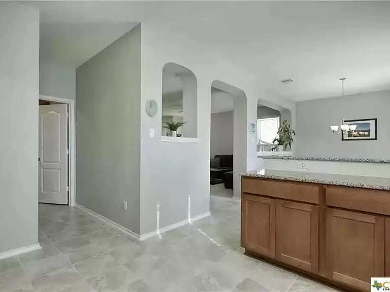 220 Danablu Dr — Photo 6