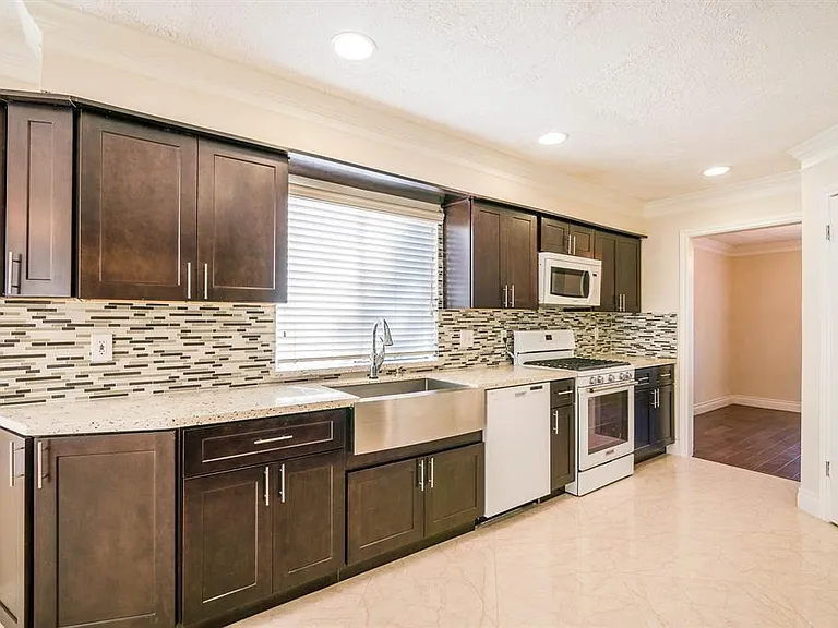 21203 Park Brook Dr — Photo 5