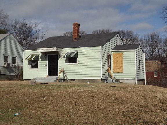 2nd image of 96 E Norwood Ave