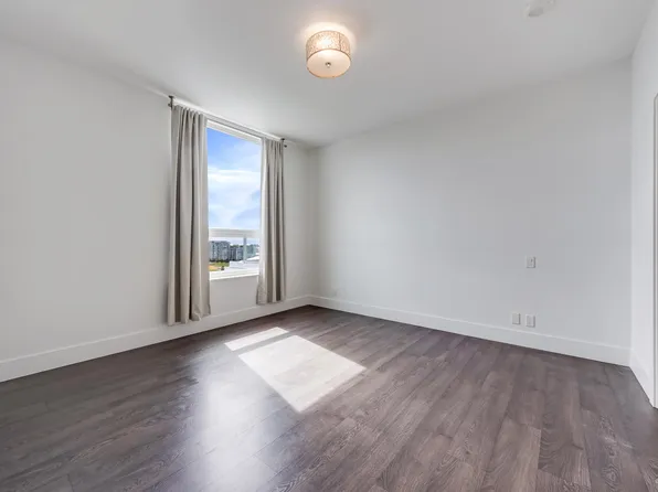 5508 Hollybridge Way #1501, Richmond, BC V7C 0C7