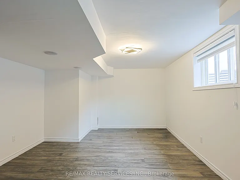 49 Woodhatch Cres #BASEMENT — Photo 9