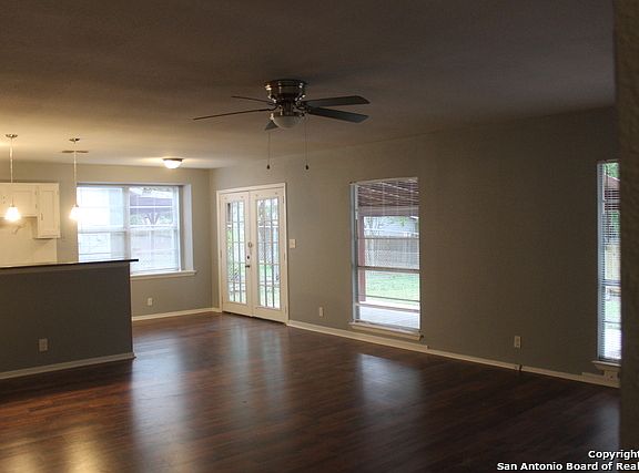 4th image of 7307 Montgomery Dr