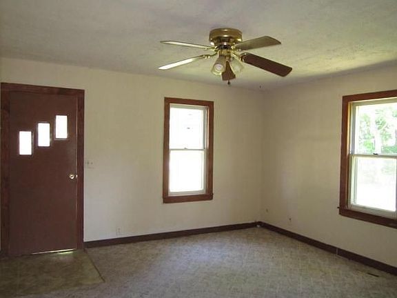 4th image of 106 N Gymnasium St