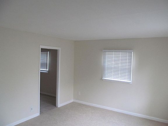 3rd image of 1841 Catalpa Ave