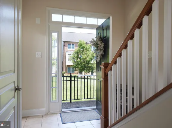 400 Blue Flax Pl, Gaithersburg, MD 20878