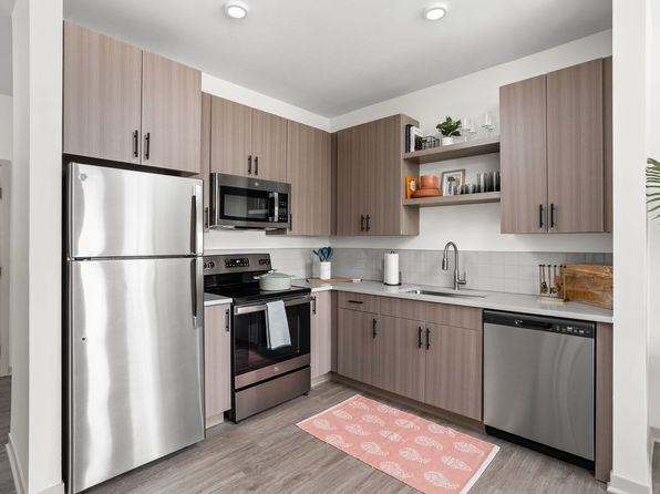 1117 E Market St #324