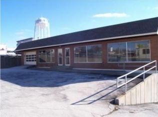303 NE 72nd St, Gladstone, MO 64118
