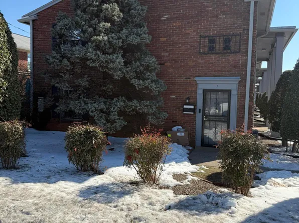 1924 Goldsmith Ln Unit 1, Louisville, KY 40218