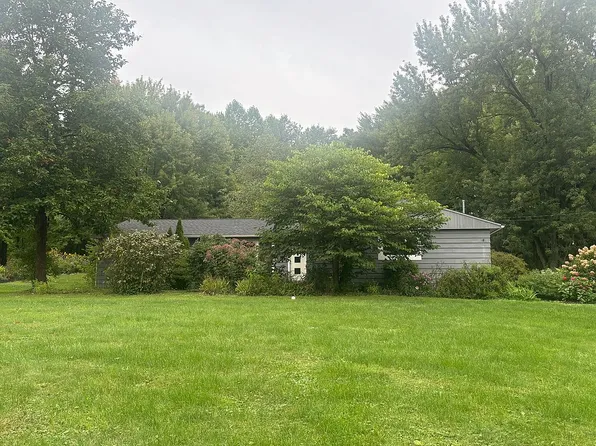 8404 Chagrin Mills Rd, Novelty, OH 44072