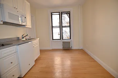 Rented by Manhattan Realty Group