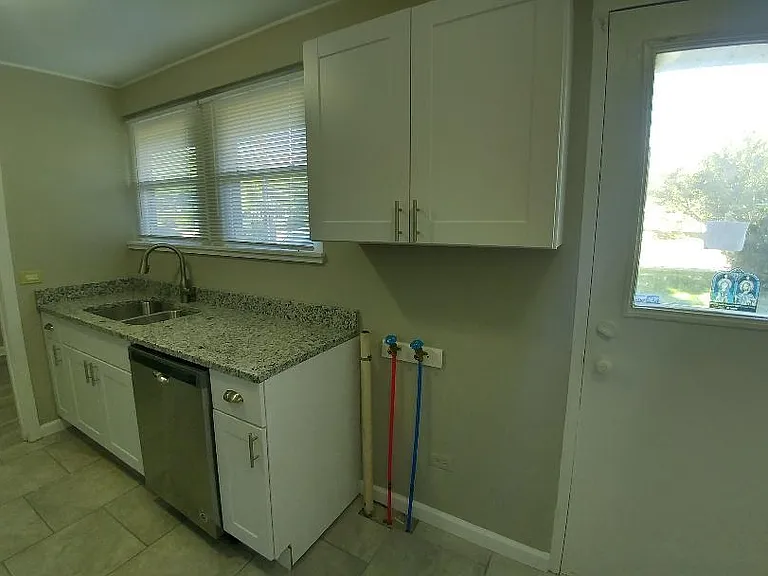 109 W Gettysburg Ave — Photo 6