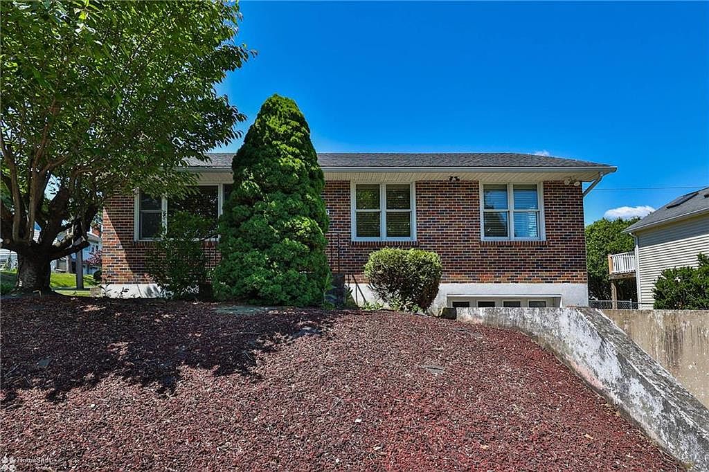 3235 S Front St, Whitehall, PA 18052 Zillow