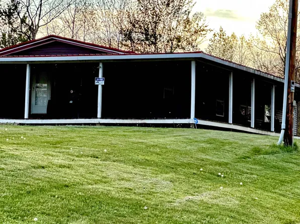 992 Mushroom Rd, Olive Hill, KY 41164