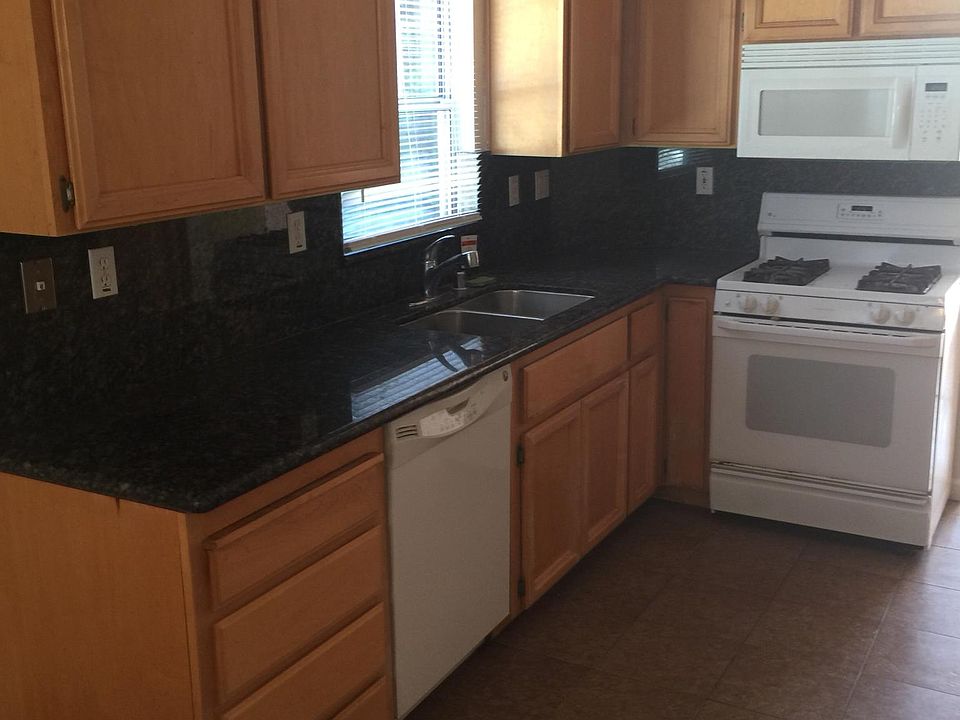 1st image of 47 Narragansett Ct