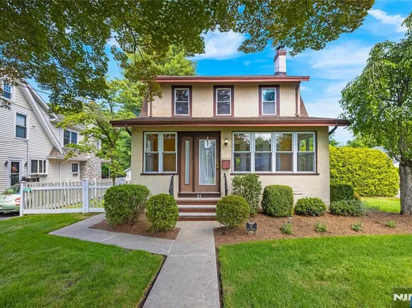 91 Park Ave, Midland Park, NJ 07432